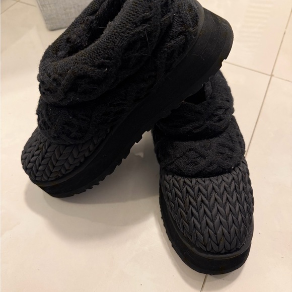 UGG Kids Black Cable Knit Slippers - Picture 2 of 6